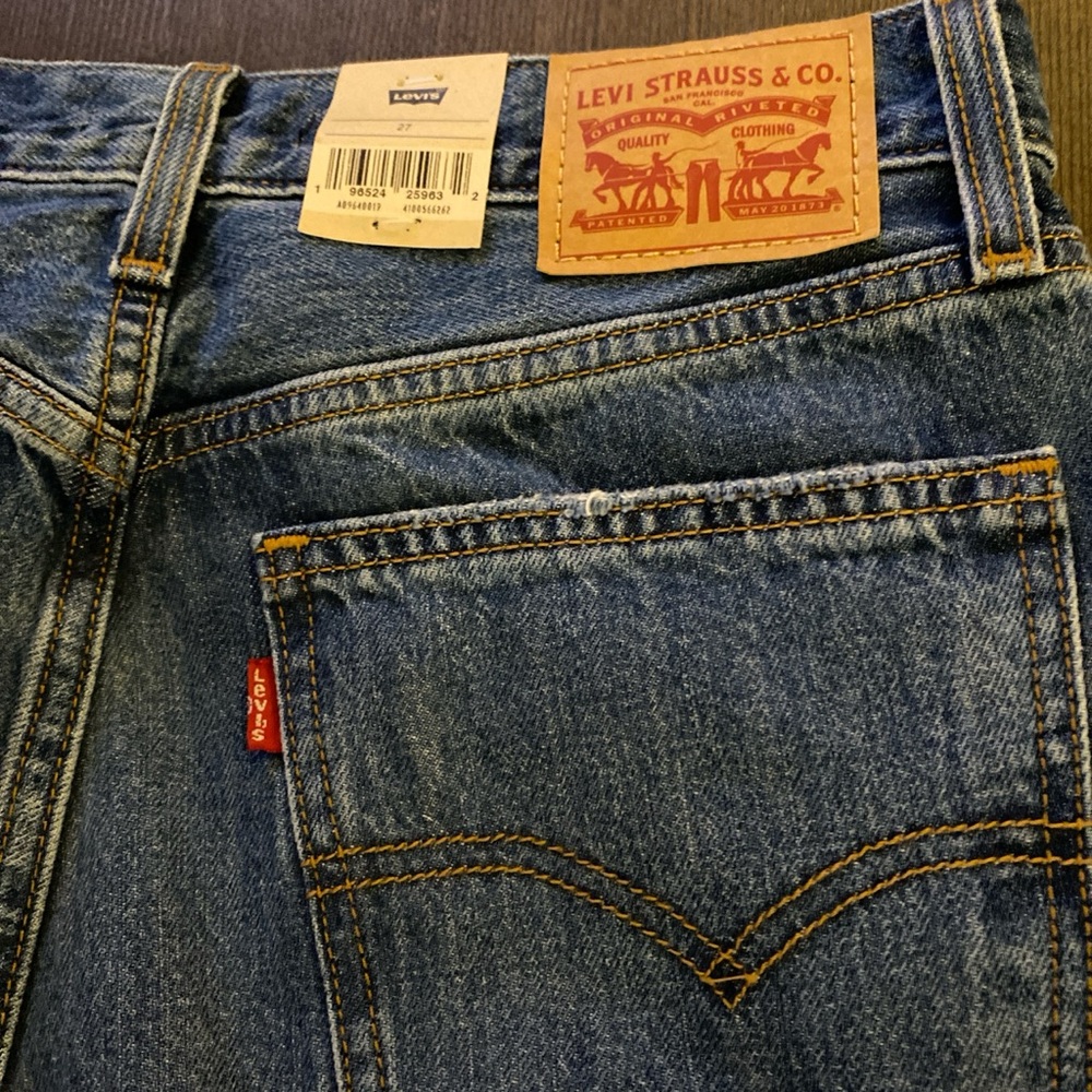 BNWT! Levi’s Low Pro Straight Jeans! - Picture 5 of 7